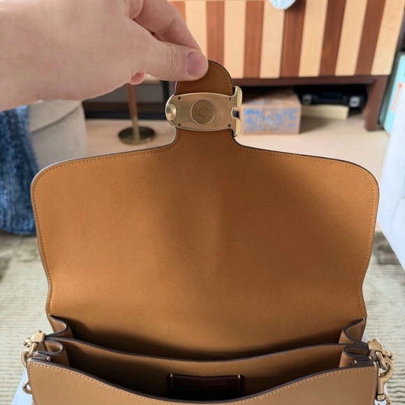 Coach Retail Chain Tabby 30 in Honey Brown with Brass Hardware - Picture 8 of 11